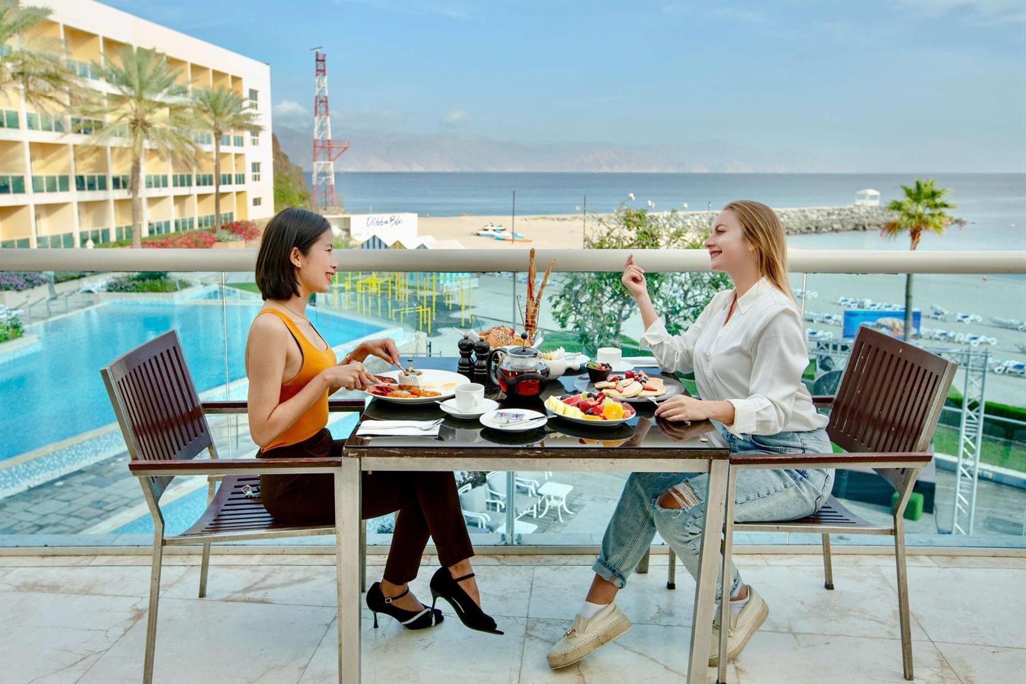 Radisson Blu Resort, ฟูไจราห์ ภายนอก รูปภาพ The View